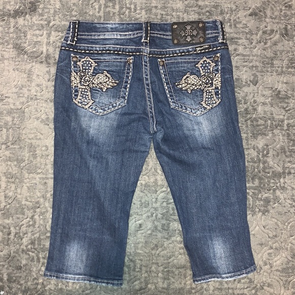 💫 3 for $15 - Miss Me Crop Jeans - Picture 2 of 5